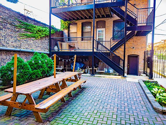 5th image of 320 W Evergreen Ave APT 3R
