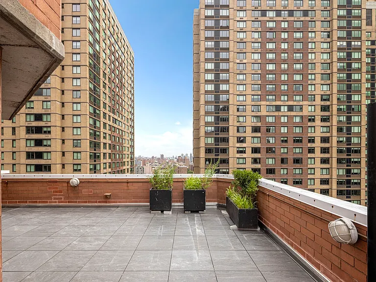 206 E 95th St #PENTHOUSE — Photo 15