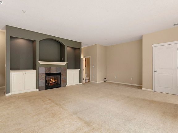 5th image of 1120 SW 170th Ave Unit 201