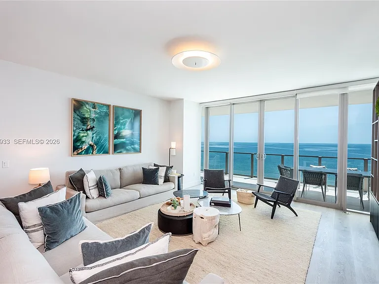 360 Ocean Dr #904S — Photo 2