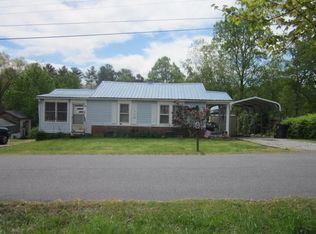 212 Hayes Ave, Hudson, NC 28638