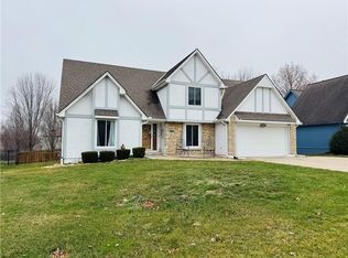 5115 SW Pelican Point, Lees Summit, MO 64082