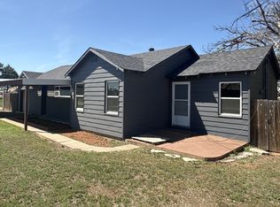 300 NE 2nd St, Knox City, TX 79529
