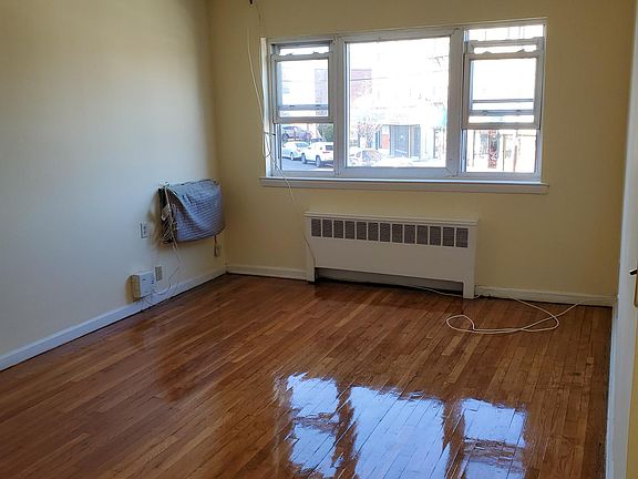 2nd image of 1700 Nereid Ave Floor 1