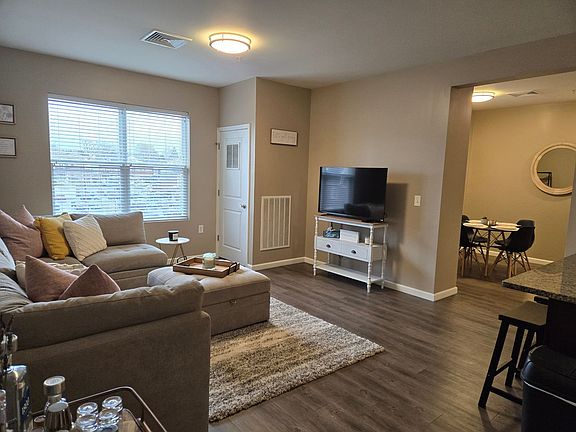 5th image of 1325 Chelsea Ave APT 310