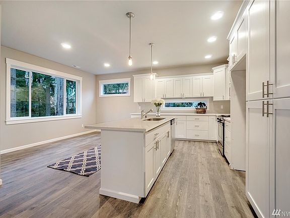 3rd image of 8406 130th St E