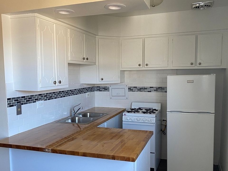 1st image of 6030 N Kenmore Ave APT 208