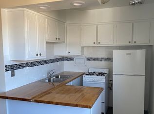 6030 N Kenmore Ave APT 208, Chicago, IL 60660