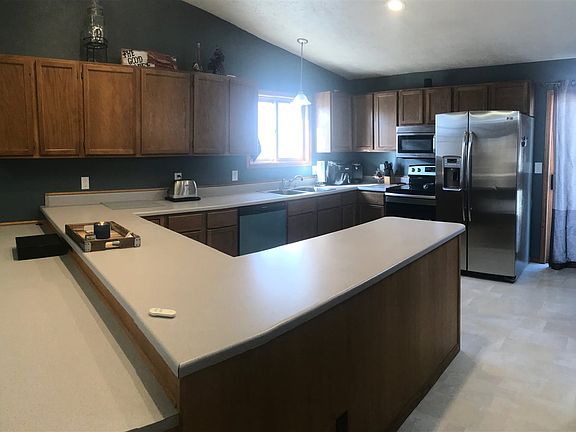 5th image of 905 W 13th St