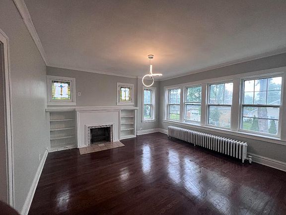 5th image of 2437 N Newcastle Ave #2