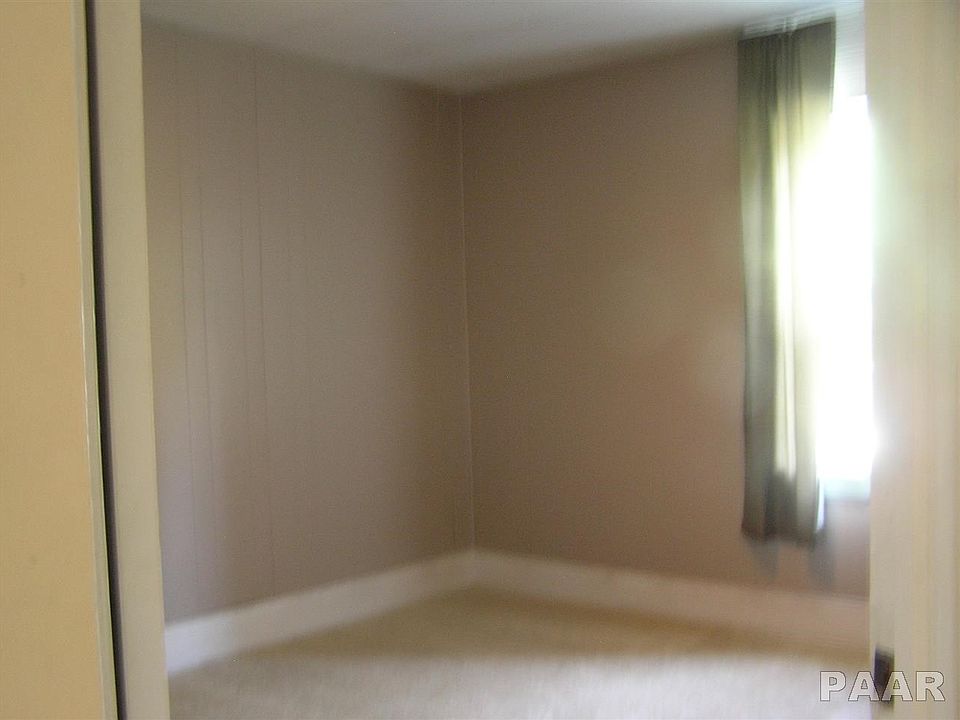 2nd image of 612 N Plum St