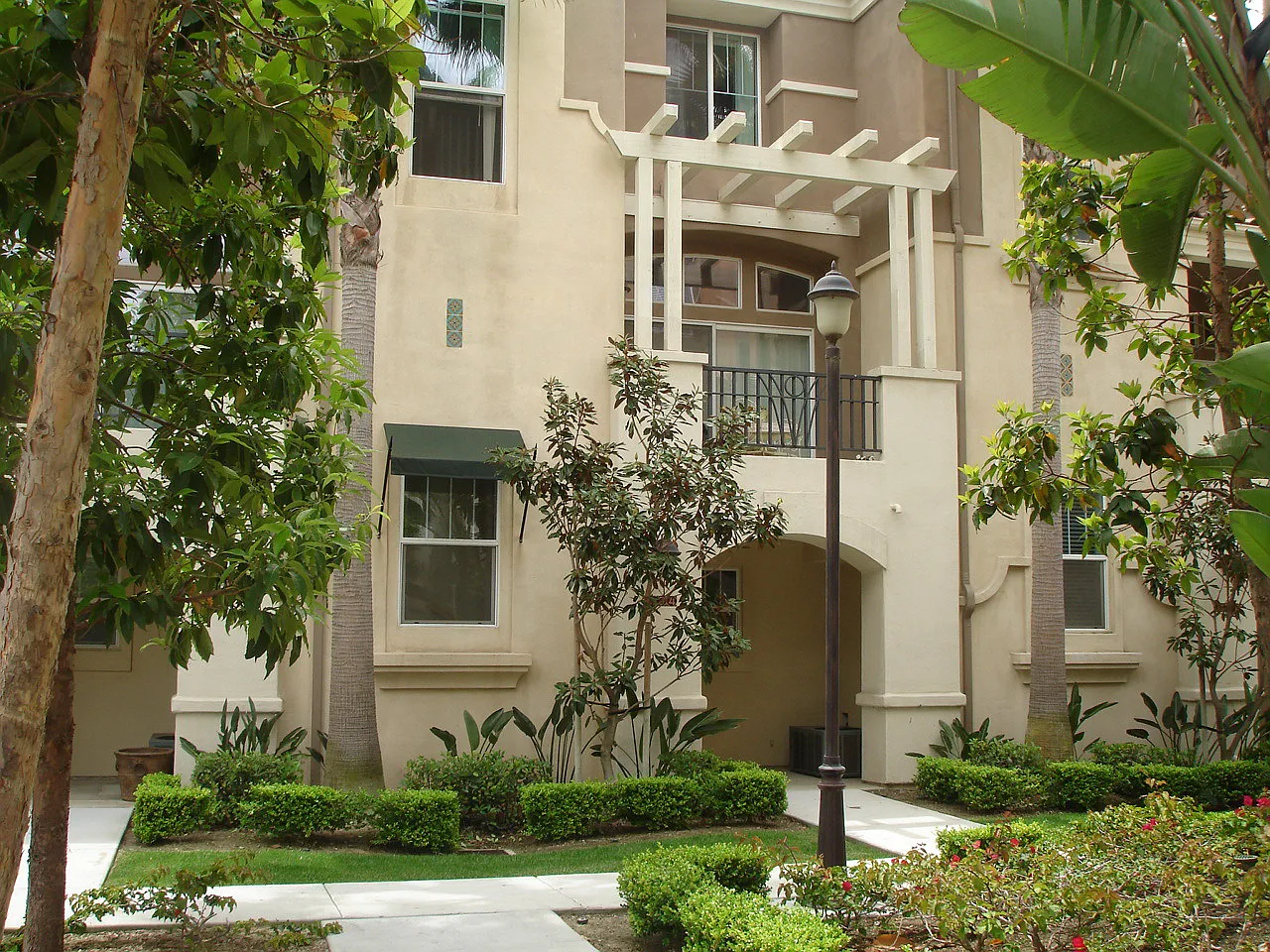 2 bed, 2.5 bath, 1101 sqft, $3,995 — Photo 1