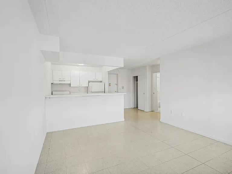 146 Beach 24 St #608 — Photo 2