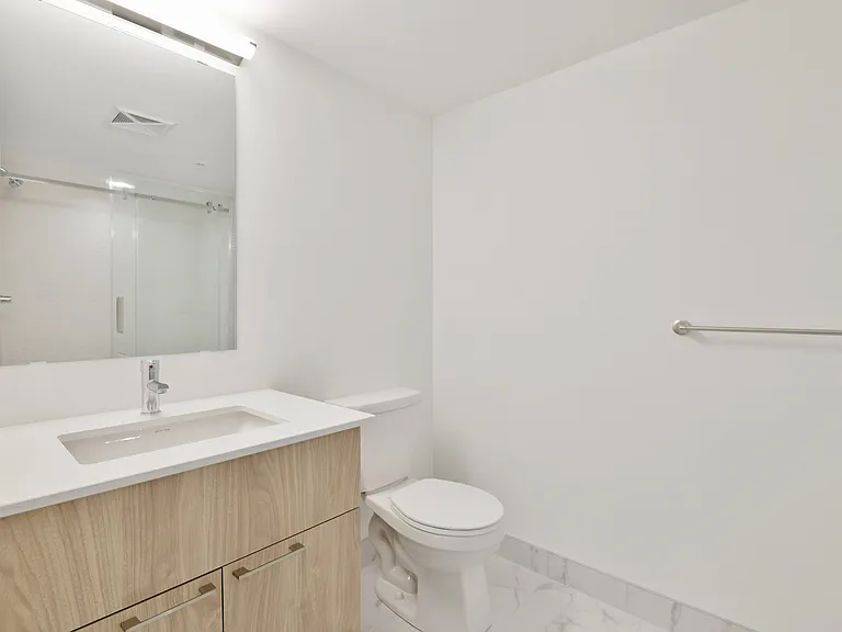 36 Robinson Ave — Photo 4