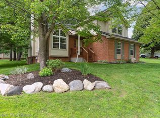 61 Shorewood Ln, Howell, MI 48843