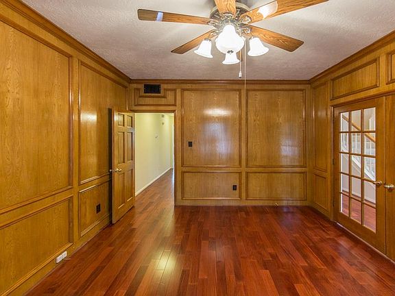 2nd image of 2208 Fairwater Park Dr