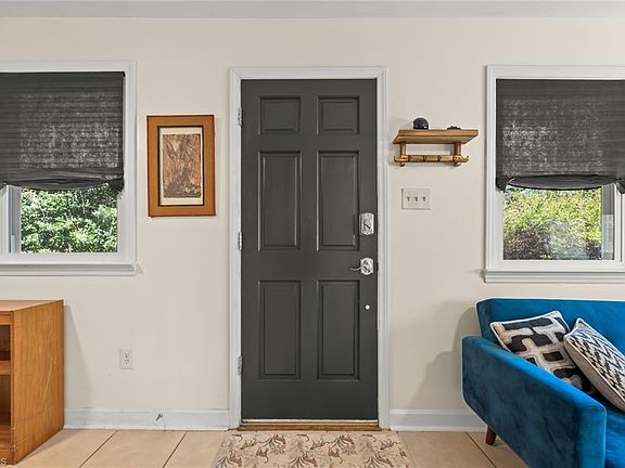 5th image of 2211 S Hawthorne Rd