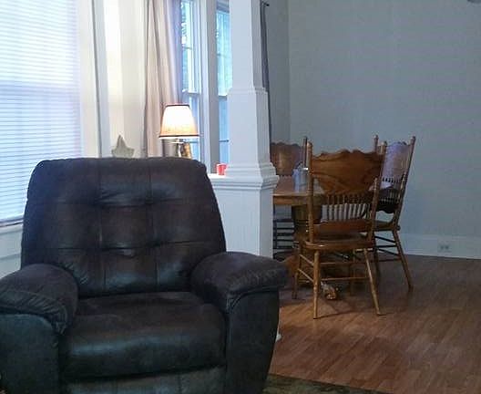 5th image of 1332 Williams St