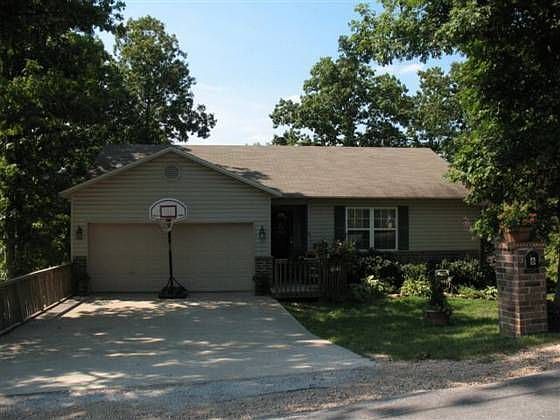 1st image of 6 Stevenson Ln