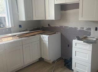 41 Sherwood St FLOOR 1, Cranston, RI 02920