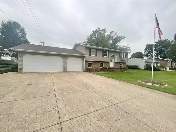 131 S Washington St, North East, PA 16428