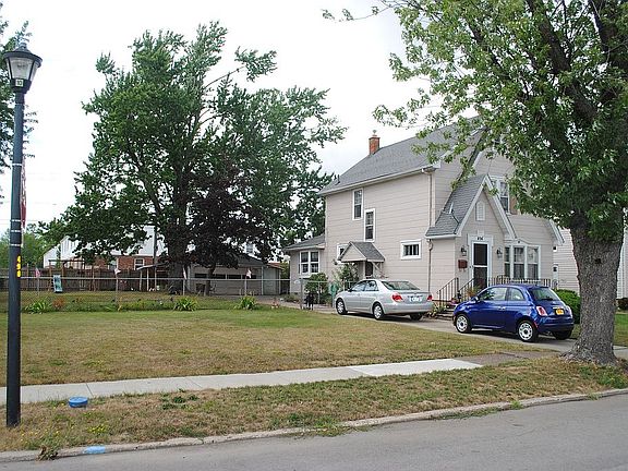 2nd image of 494 Capen Blvd