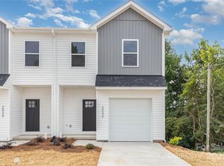2032 1st St SW, Hickory, NC 28602
