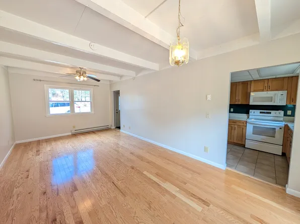 86 Pinecrest Dr Unit 1E, Essex Junction, VT 05452