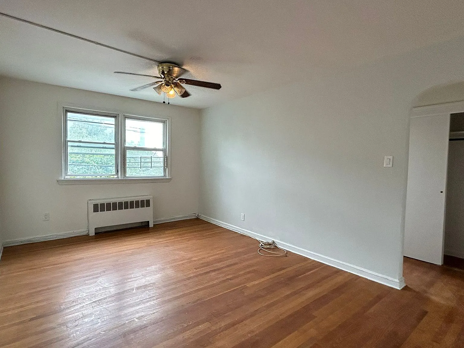 119 Hobart Avenue — Photo 2