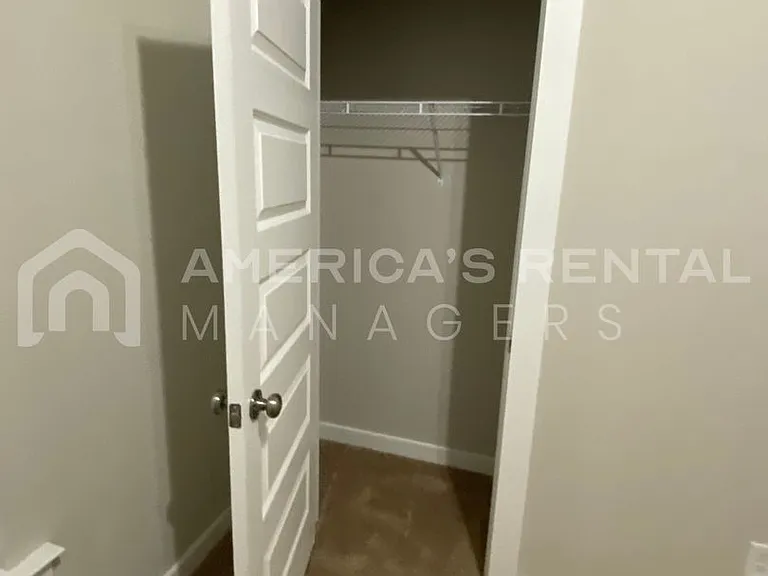 240 Avalon Way — Photo 21