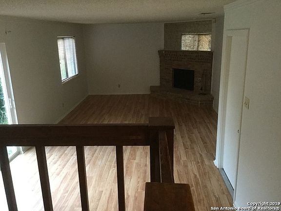 5th image of 14402 Bluewood Dr
