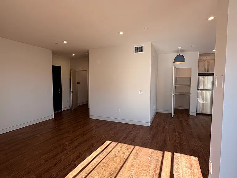 231 S Westlake Ave #301 — Photo 9