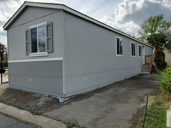 3rd image of 217 Village Cir
