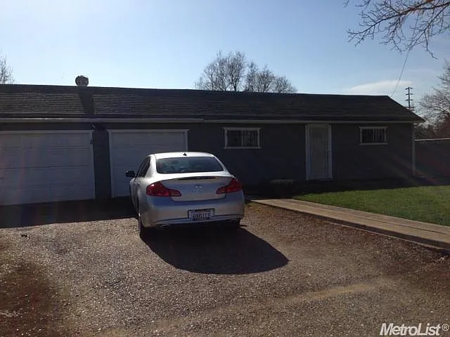 8870 Mooney Rd photo 1
