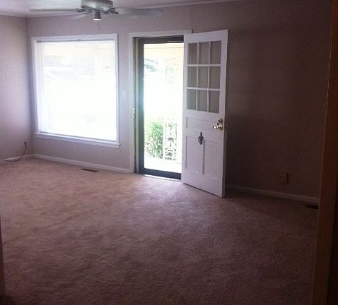 3rd image of 3140 E 21st St