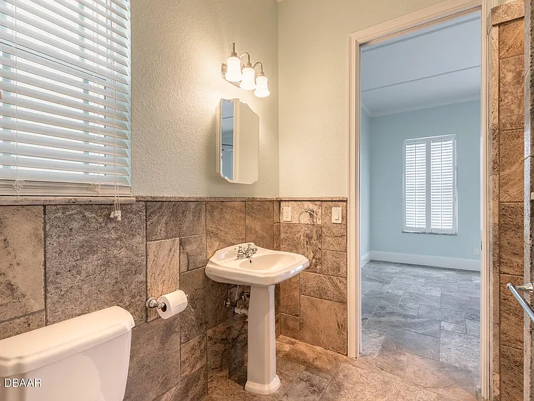 2288 S Ocean Shore Blvd — Photo 16