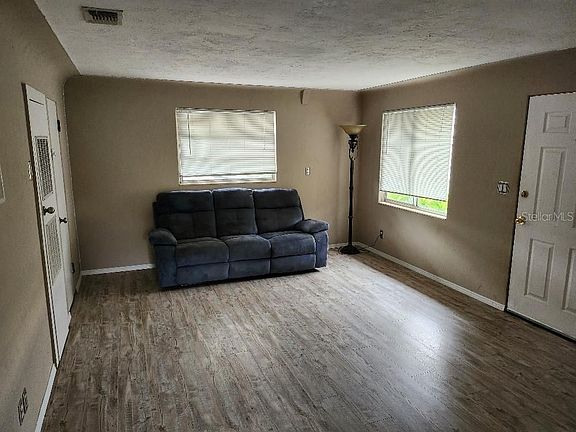 3rd image of 1908 Burlington Ave N