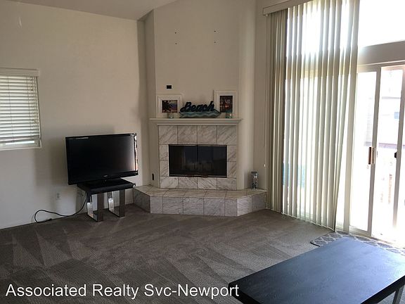 4th image of 410 Clubhouse Ave #B