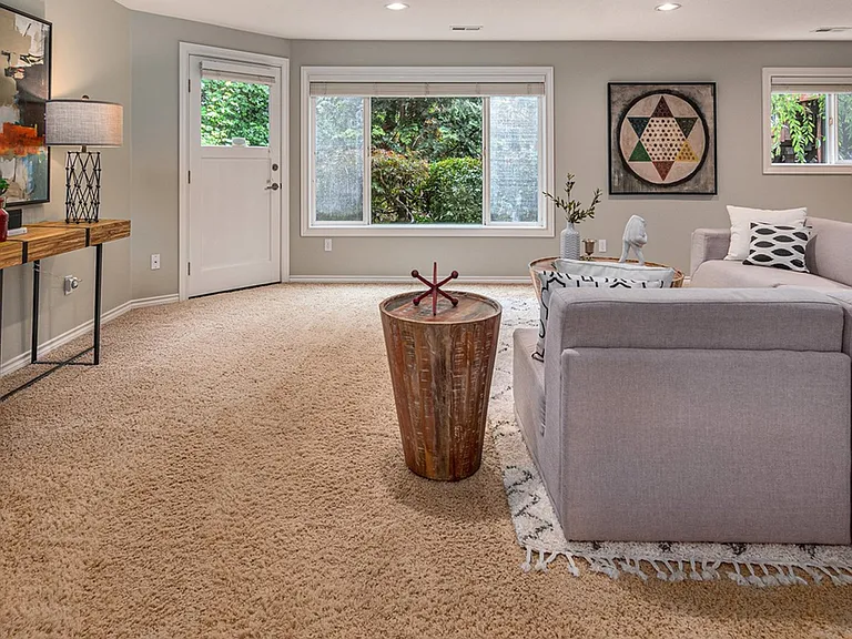 12404 NW Woodland Ct — Photo 14