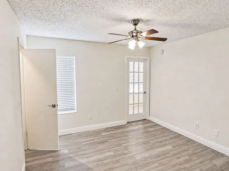 5156 Conroy Rd #16 — Photo 7