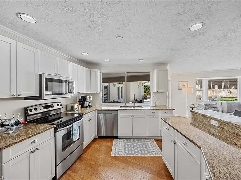 707 Port Side Dr — Photo 11