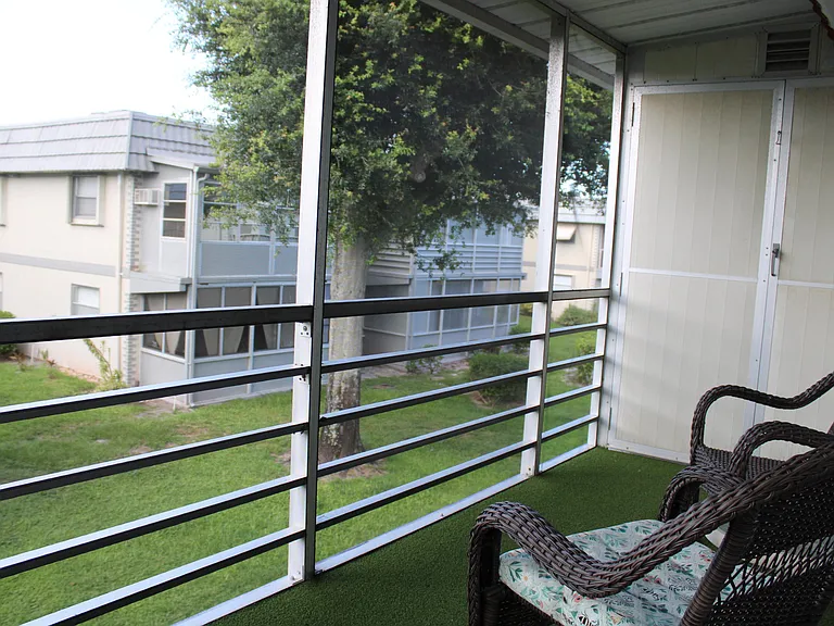 520 Brittany Ave E #K — Photo 30