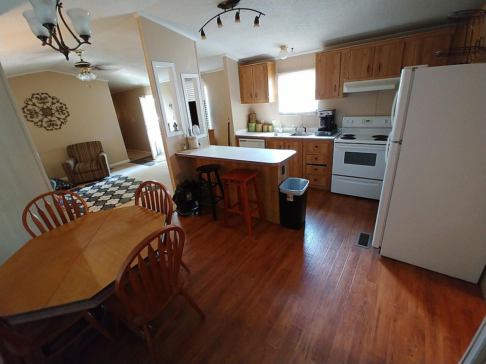 1st image of 304 Stonewood Dr