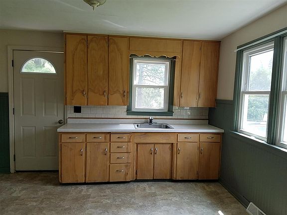 3rd image of 329 W McMillan St
