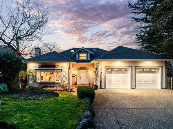 578 Island Rd, Oak Bay, BC V8S 2T6