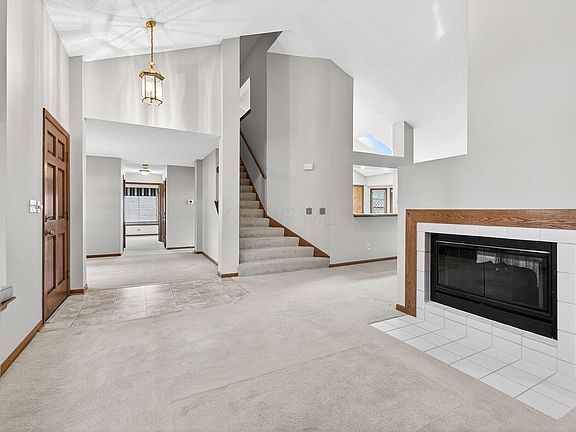5th image of 7060 Cloverdale Ln