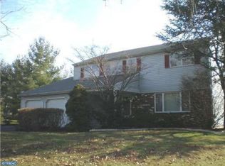 256 Hawthorne Cir, North Wales, PA 19454
