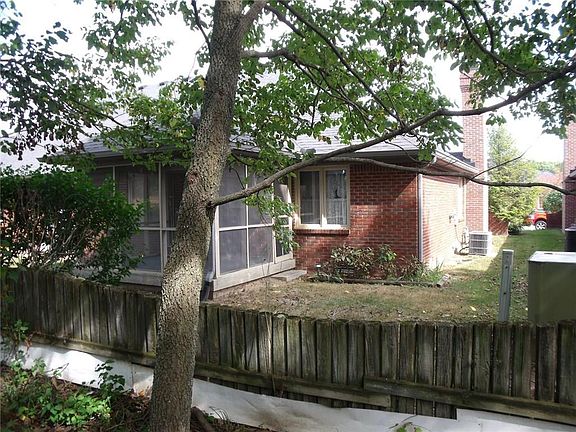2nd image of 216 Andrews Blvd