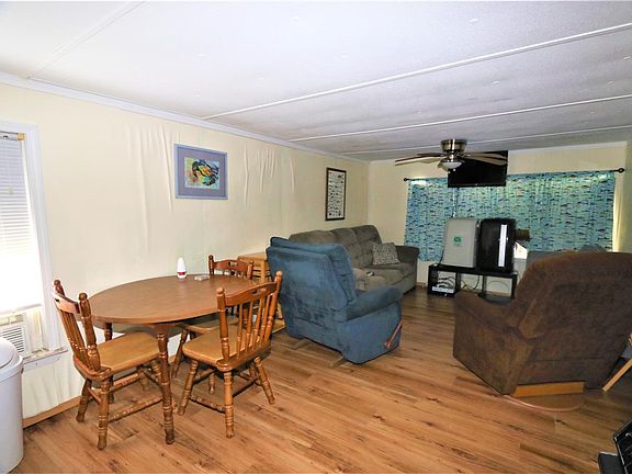 5th image of 137 Catherine Ln