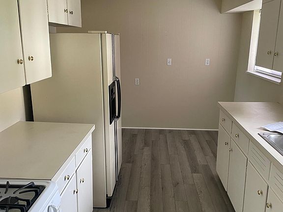 2nd image of 733 Hughey Dr